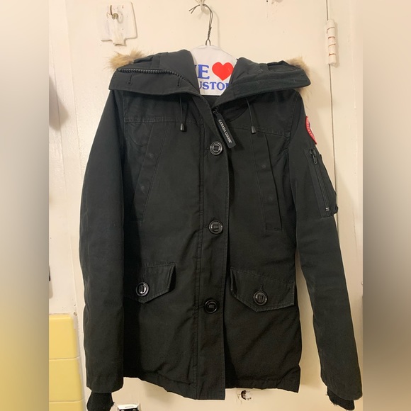 Canada Goose Montebello Parka - Picture 2 of 12